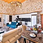 فيلة İslamlar 2 Bedroom Secluded With Private Pool Heated Pool Hot Tub كالكان