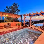 İslamlar 2 Bedroom Secluded With Private Pool Heated Pool Hot Tub *