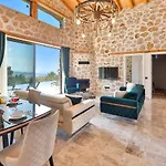 Willa İslamlar 2 Bedroom Secluded With Private Pool Heated Pool Hot Tub Kalkan