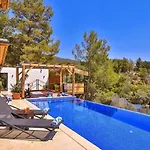 İslamlar 2 Bedroom Secluded With Private Pool Heated Pool Hot Tub Kalkan